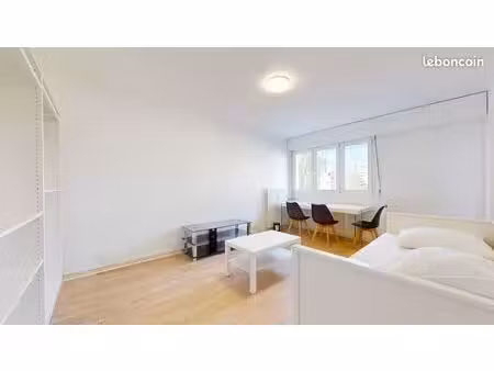 studio 1 pièce 27 m²