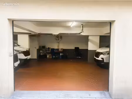 local garage 110m2