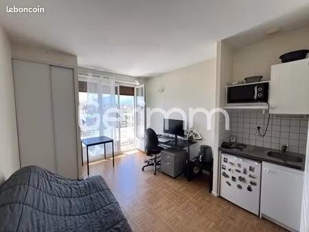 studio 1 pièce 20 m²