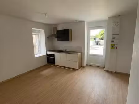 studio 23m2 avec 2 places de parking-hyper centre de plouay