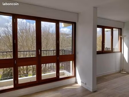 studio 1 pièce 26 m²