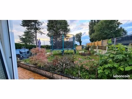 maison individuelle meublée 160 m² – 4 chambres – véranda – grand jardin 1 500 m² – violai