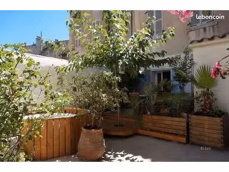 rare – appartement avec terrasse & parking + local commercial – marseille 5e