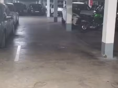 place parking en sous-sol  allée des pins 13009