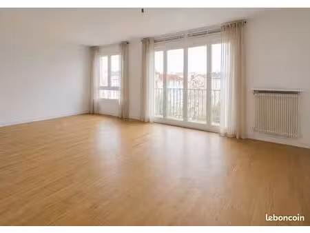 4 pièces · 115 m²4 pièces  115 m² · villeurbanne 69100 · quartier maisons neuves