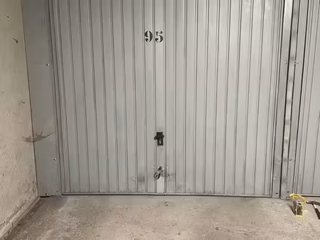 parking / box / garage