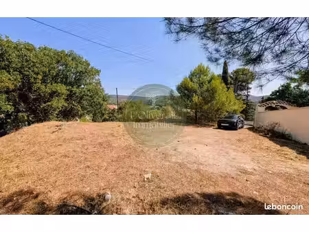 terrain 924 m² la destrousse