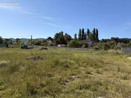 terrain à bâtir de 500 m² à gignac-la-nerthe (13)