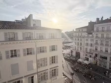 marseille vieux-port – t4 rénové de 80 m² – 4e étage – lumineux – vue dégagée