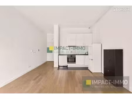 studio 1 pièce 32 m²