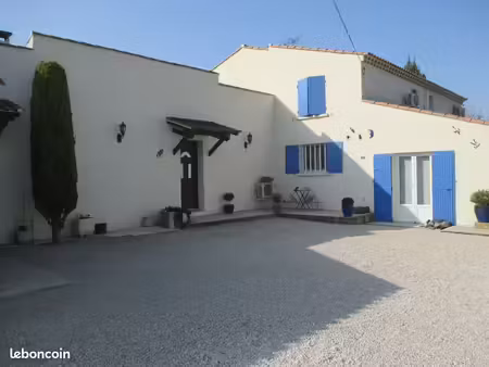 maison 7 pièces 173 m2 à saint-rémy-de-provence