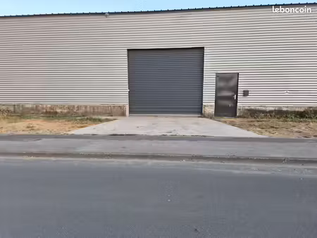 location local entrepôt