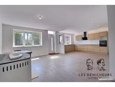 maison 9 pièces 185 m²
