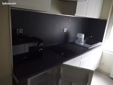 studio meublé près du centre et des tertiales