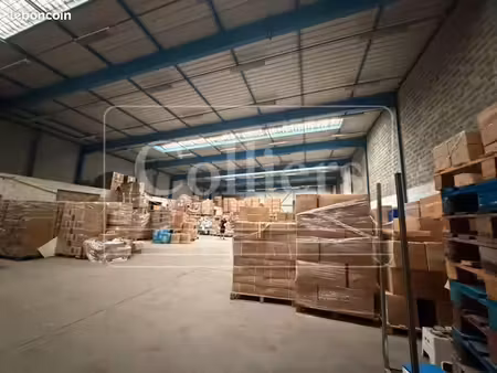 local industriel 1 100 m²