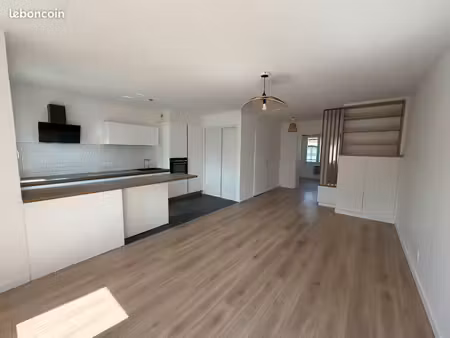 magnifique t3 avec balcon et parking dans le vieux lille