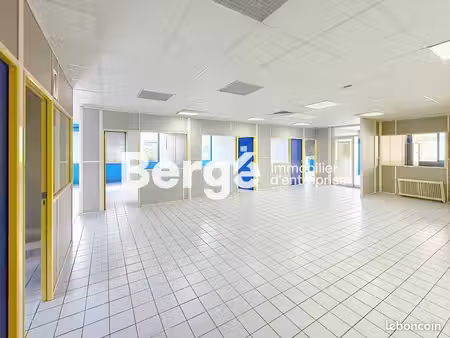 bureaux 377 m²