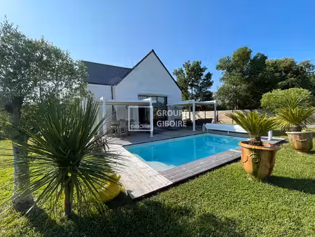 a vendre - agence giboire - magnifique villa contemporaine avec piscine aux portes de la b