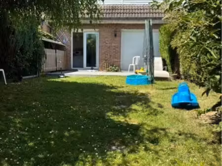 maison de lotissement dans une impasse