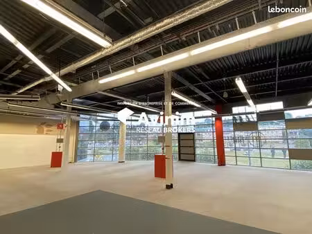 local 1320 m² beauvais