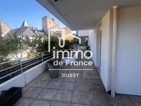 très bel appartement avec grande terrasse et double box ? angers centre