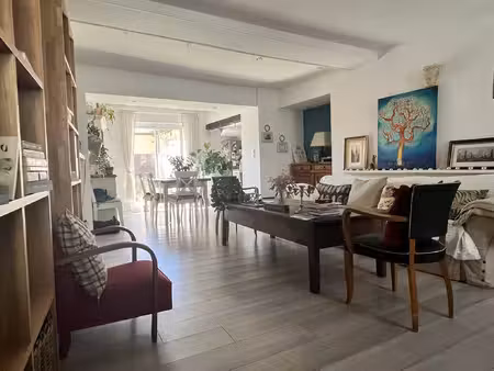 maison avec cour interieur en plein centre d' argentan
