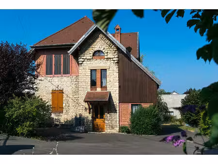 jolie maison de 3 chambres et bureau
