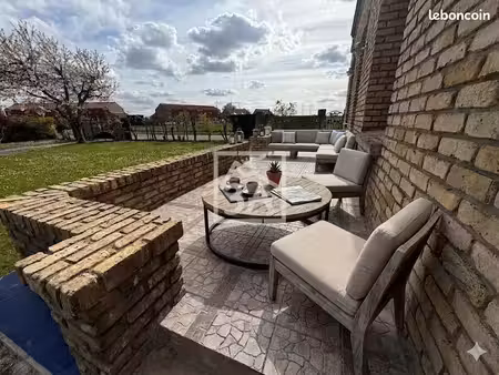pavillon 9 pièces 140 m²