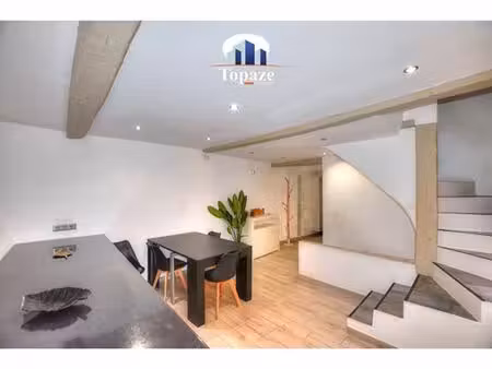 maison de village - 82m ²