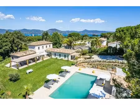 propriété d'exception aux portes de saint-tropez