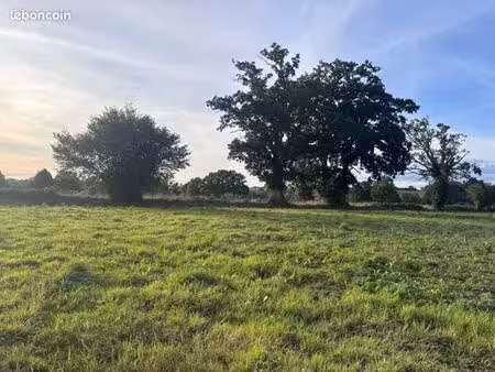 terrain 670 m² frenes