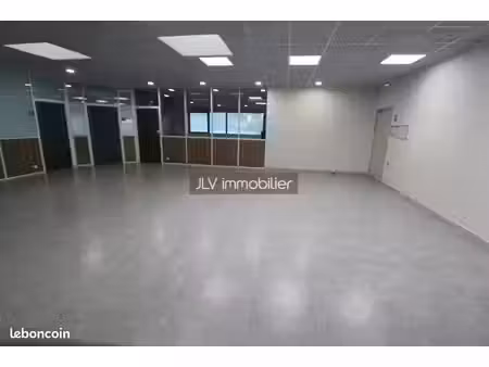 local bureaux 192 m²