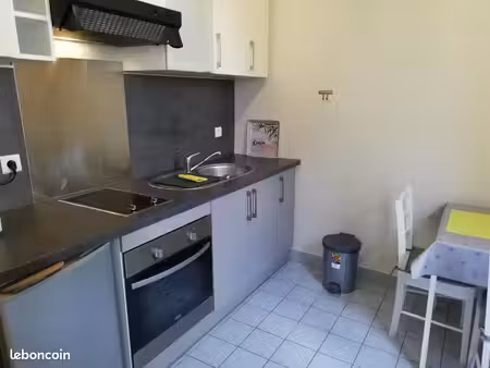 très beau f1 meublé