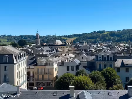 opportunité immeuble : local libre (160m2) + 4 appartements déjà loués + grande cave