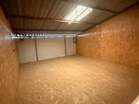 à louer : local de stockage en étage de 32 m² – denguin
