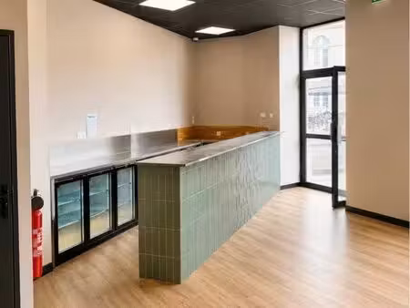 à louer – local commercial 90 m² avec garage – pau (64000)