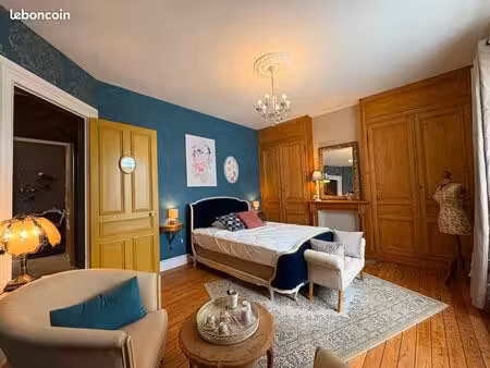 maison 10 pièces 215 m²