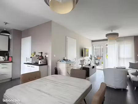 appartement 3 pièces 64 m²