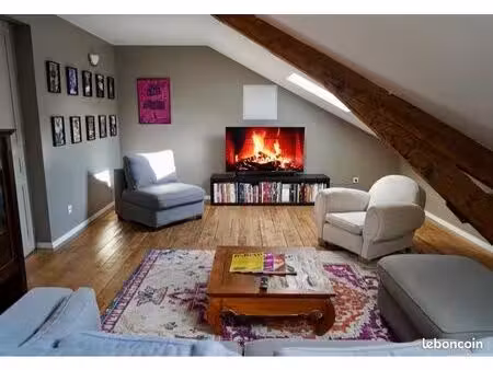 à louer au mois sans préavis appartement plein centre 125m2 meublé et rénové