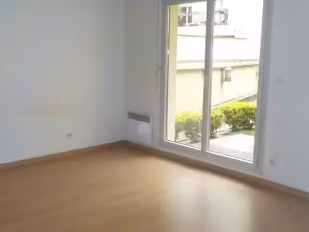 appartement t2 centre ville tarbes  place au bois  résidence carré plein centre