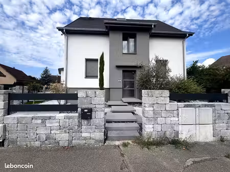 maison 8 pièces 237 m²