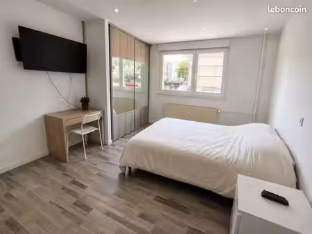 studio moderne dans résidence sécurisée avec parking