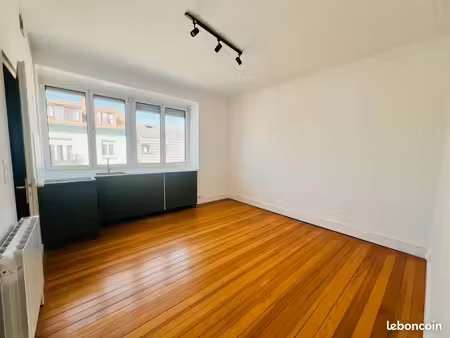 studio cosy proche tram avec possibilité de parking