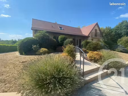 villa 8 pièces 189 m²