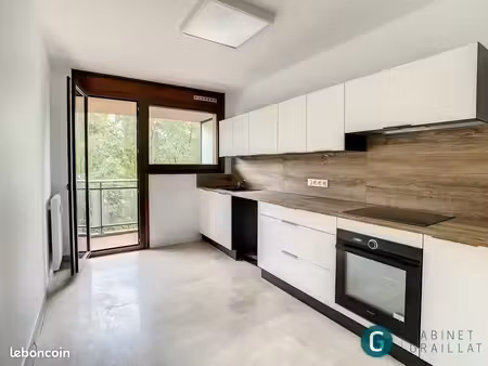 appartement 3 pièces 1 m²