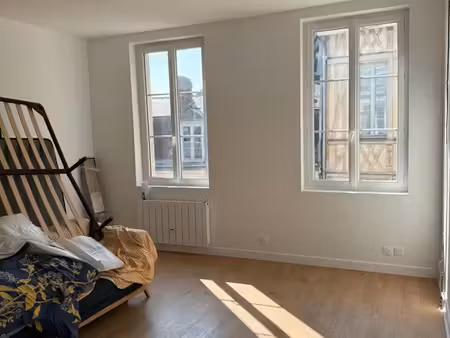 studio 28m² rue champs maillet (vieux marché)