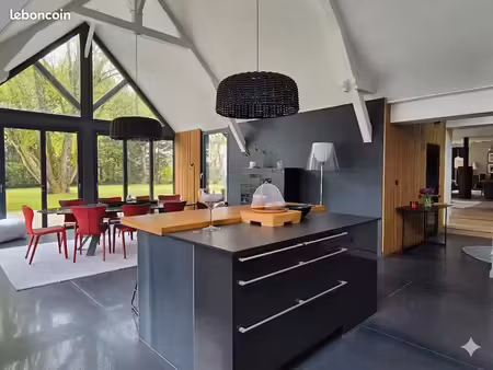 propriété 9 pièces 260 m²
