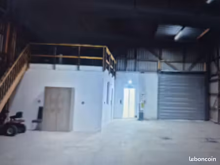 loue hangar avec bureaux