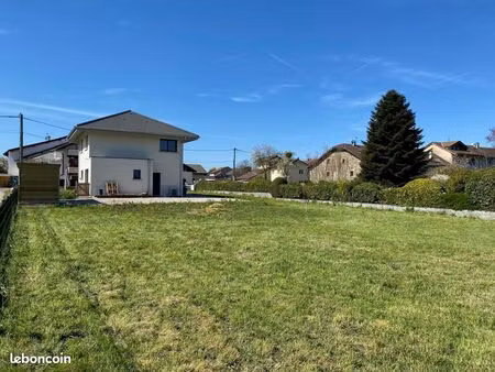 terrain à bâtir de 600 m² à sciez (74)