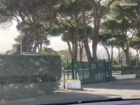 vends parking avec arceaux